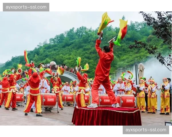 江华瑶族自治县篮球赛穿插舞龙锣鼓等传统表演