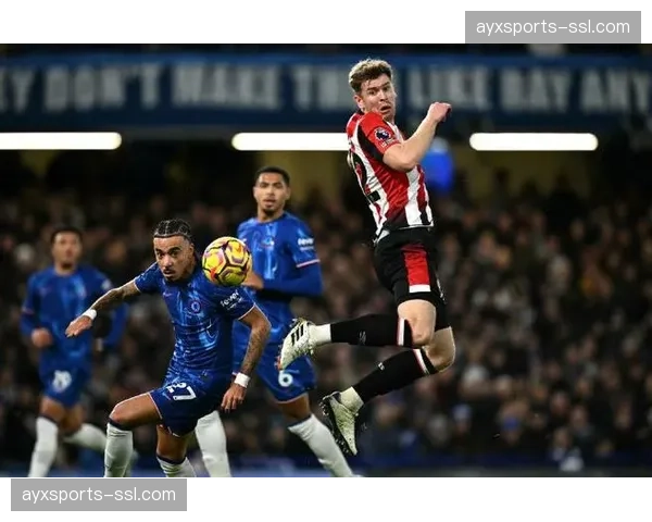 即时：布伦特福德1-1水晶宫，奥利斯任意球直接破门