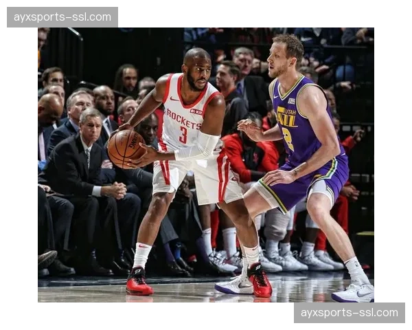 告别战拿到三双，克里斯-保罗赛后向全场观众致意